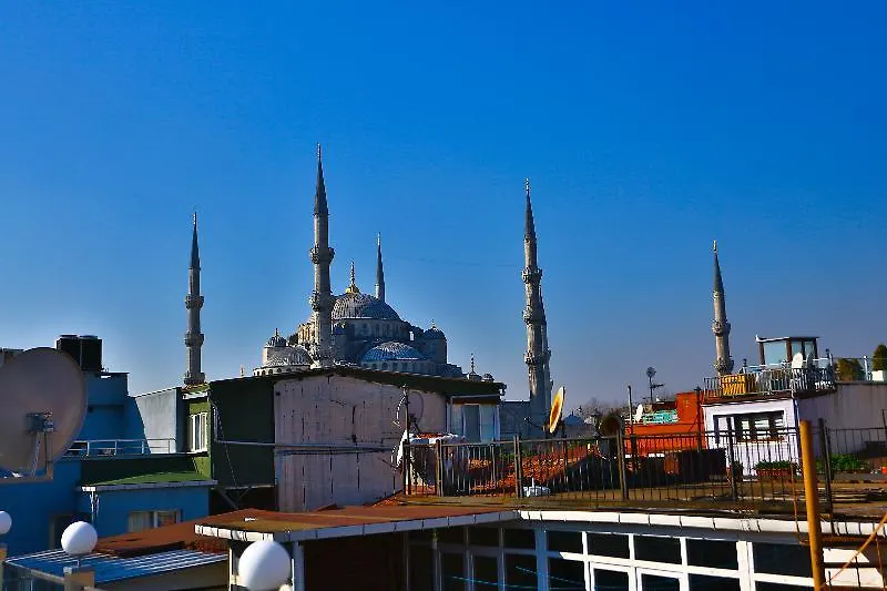 Nayla Palace Istanbul 2*,